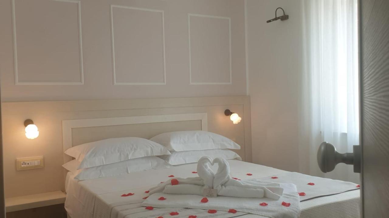 Le Camere Di Libero E Roberta Parghelia Buitenkant foto