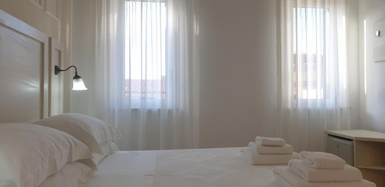 Le Camere Di Libero E Roberta Parghelia Buitenkant foto