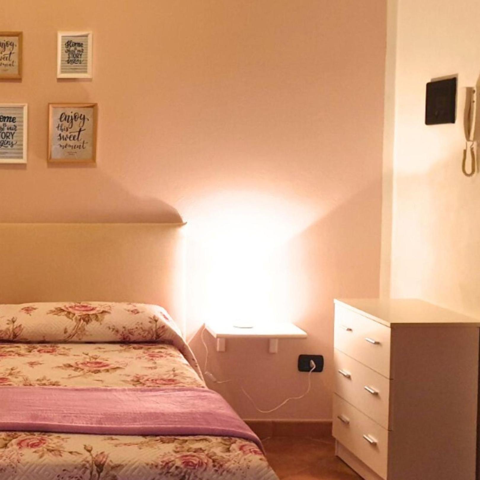Le Camere Di Libero E Roberta Parghelia Buitenkant foto